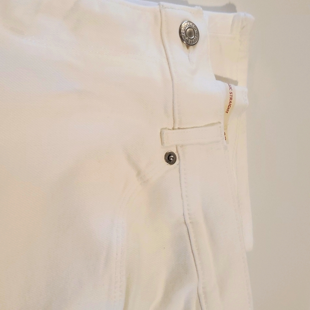 Women's white Levi jeans